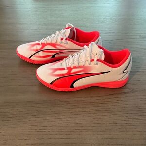 Puma indoor cleats SZ 9.5